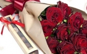 FlorideLux.ro promoveaza pentru Valentine`s Day aranjamente florale care ajung si la 6200 de euro
